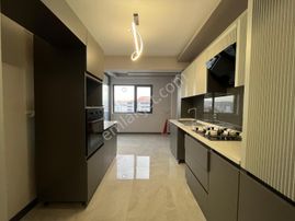 Beyoğlu'ndan 10.kat Ebeveyn Banyolu Sıfır 2+1