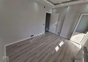 Birlik Mahallesi 467. Cadde Üzeri Katta 3+1 Satılık Full Yapılı Özel Mimari Daire .......