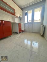 İsa Gayrimenkul Den Acil Satılık Yeni Binada Arakat Daire 90 M2