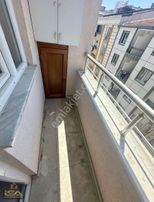 İsa Gayrimenkul Den Acil Satılık Yeni Binada Arakat Daire 90 M2