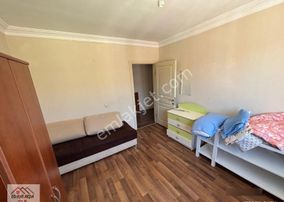 Arda Emlak Ofisi'den Ayşekadın Balta Hotel Yakını Yatırımlık Balkonlu Daire