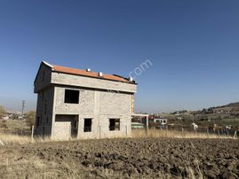İmarlı Arsa Ve 300 M2 Betonarme Natamam 3 Katlı Villa