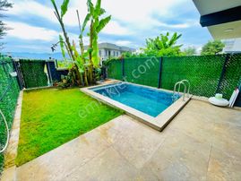 Kuşadası Soğucak Bölgesinde Özel Havuzlu 3+1 Satılık Villa