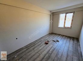 Üniversite Ana Yol Kenarı 3+0 Ara Kat Fırsat Daire