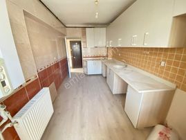 Beşikkaya Mahallesinde Orta Katta Daire