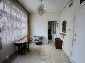 Sultanahmet Küçük Ayasofya Caddesin De 1+1 Satılık Köşe Daire