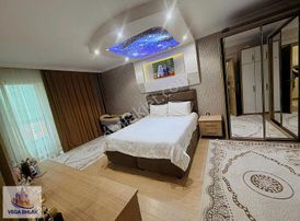 Vega Emlak'tan Full Yapı 4+1 Geniş Ana Cadde Sınırı Site Dairesi