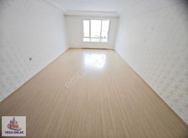 Vega Emlaktan Katta Masrafsız 3+1 Ön Cephe Kiralık Daire