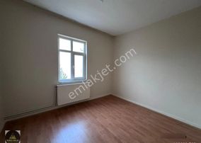 Marka'dan Kaletepe'de Çift Balkonlu Satılık 3+1 Daire