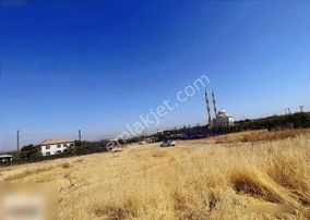 Kıvanç Gayrimenkul'den Yakada Satılık Çift Yol Cepheli Arsa