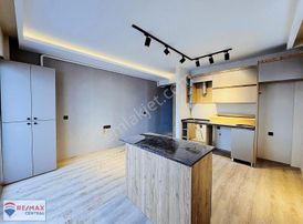 Remax Centralden Lokman Hekim Caddesinde Fırsat 1+1