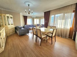 Hak Emlak'tan Şehrin Kalbinde Satılık 3+1 Çok Geniş Daire