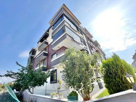 Berkay Demirel'den Altınkumda 4 Yaşında Çift Balkonlu 1+1 Daire