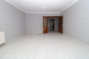 Akif'ten Batı Adliyesi Arkası İçi Yapılı Sitede 3+1 Kiralık Daire