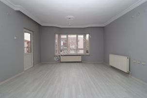 Akif'ten Batı Adliyesi Arkası İçi Yapılı Sitede 3+1 Kiralık Daire