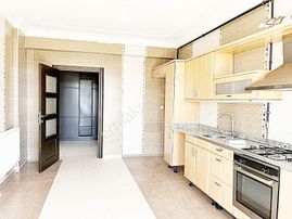 Taha Emlak Tan 75 Mt Lik Yol Üzerinde Kiralık 4+1 Daire