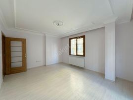 Mertcan'dan Kavakpınar Mah. Caddeye 1dk İskanlı Yüksek Giriş 2+1