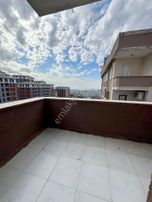 Mertcan'dan Cadde Üzeri Metroya 9dk Deniz Manzaralı Ara Kat 3+1