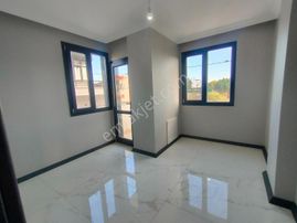 Kartallar'dan Yola Cephe Alttan Isıtmalı Şirin Lüks Yazlık Villa