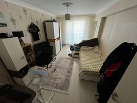 Okula Ulaşım Ayakın Katta Ebeyn Banyolu Lüx Yapılı 3+1 Daire