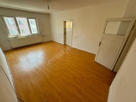 Sincan Plevne Mah 3+1 Ara Katta Masrafsız Cadde Üzerinde Daire