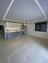 Sarılar Mahallesi'nde 2 + 1 Ara Kat Asansörlü Havuzlu Satılıktır