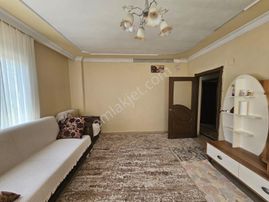 Cumhuriyet Mahallesi Müstakil Apartman
