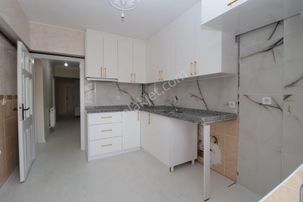 Akif'ten Pınarbaşı'nda 3+1 Katta Merkezi Konumda Yapılı Kiralık Daire