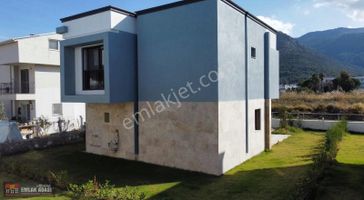 Güzelçamlı'da 3+1 Tek Müstakil Özel Havuzlu Denize 50 Metre