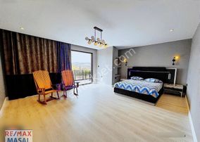 Şile Çavuş'ta 7+1 Havuzlu Tripleks Lüks Villa