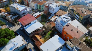 Bayraklı Zemin Ticari 4 Kat İmarlı Fırsat Arsa