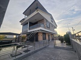 Altınkum Plaja 1km Mesafede Satılık Müstakil 5+1 Ayrı Mutfaklı Sıfır Özel Tasarım Eşyalı Villa