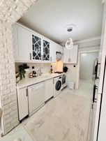 Beşikkaya 100.yıl Orta Okul Yakını Asansörlü 3+1 Y.giriş Kat Kat Konumunda A.daire Var