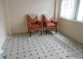 Bakırköy Y.mah Marmaraya İki Sok Semt Pazarına Bir Sk Mesafe Ara Kat Salonu 25 M2 Olan 2+1 95