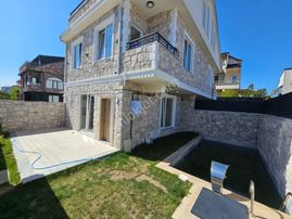 3+1 Denize 50 Mt.mesafede, Müstakil Havuzlu, Merkezi Konumda Lüks Villa