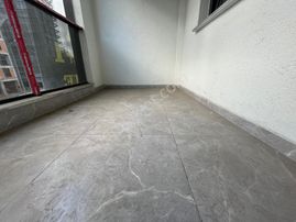 Cadde Cepheli Binada Limitsiz Kredili 1+1 Satılık Daireler