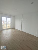 Büyük Migros Karşısı Havuzlu Köşe Başı Ara Kat 3+1 Daire