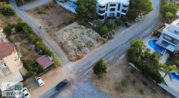 Side'de 550 M2 Köşe Başı Satılık Arsa