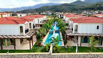 Kuşadası'nda Deniz Ve Doğa Manzaralı Özel Mimari Son Villalar