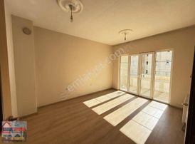 Cadde Seyrandan Satlık 2+1 Ara Kat Acil Acil