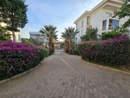 Alanya Oba’da Merkezi Konumda 3+1 Bakımlı Dubleks Daire – Havuzlu Sitede