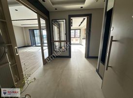 Remax Mid'den Yaşamkent Sitesi'nde Ara Kat 3+1 Satılık Daire