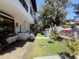 Hayat Sitesi Girişli Sahile İnişi Olan Lüks Müstakil Villa