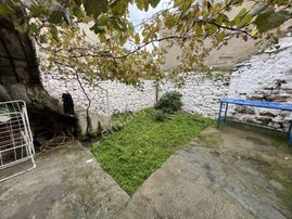 Ayvalık Fethiye Mahallesi 166 M2 Arsa İçerisinde Satılık 2 Ev