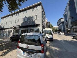 Vişne Caddesinde 2 Katlı 400 M2 Kiralık İşyeri