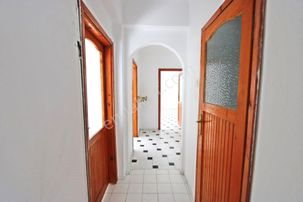 𝄞melodi'den Akçay'da Ayrı Mutfaklı Yeşil Alan Balkonlu Ön Cephe Arakat 2+1 Satılık Daire