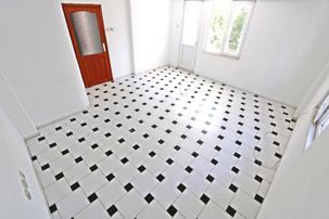 𝄞melodi'den Akçay'da Ayrı Mutfaklı Yeşil Alan Balkonlu Ön Cephe Arakat 2+1 Satılık Daire