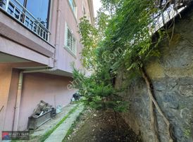 Ümraniye Site Mah. 135 M2 Ka.otoparklı 3+1 Köşe Konumda Daire