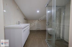 Remax Şirvan'dan Kadıköy'de 4+1 Deniz Manzaralı Satılık Dublex