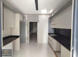 Yeditepe Emlak'tan Site İçinde, Okullara Yakın Güvenlikli 2,5+1!